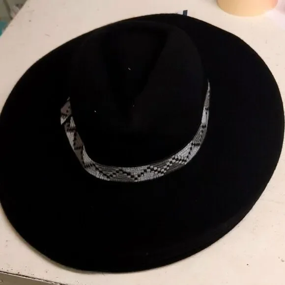 Hat - Picture 1 of 3